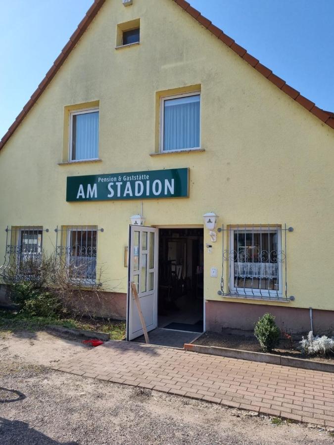 Pension Am Stadion Koelleda エクステリア 写真